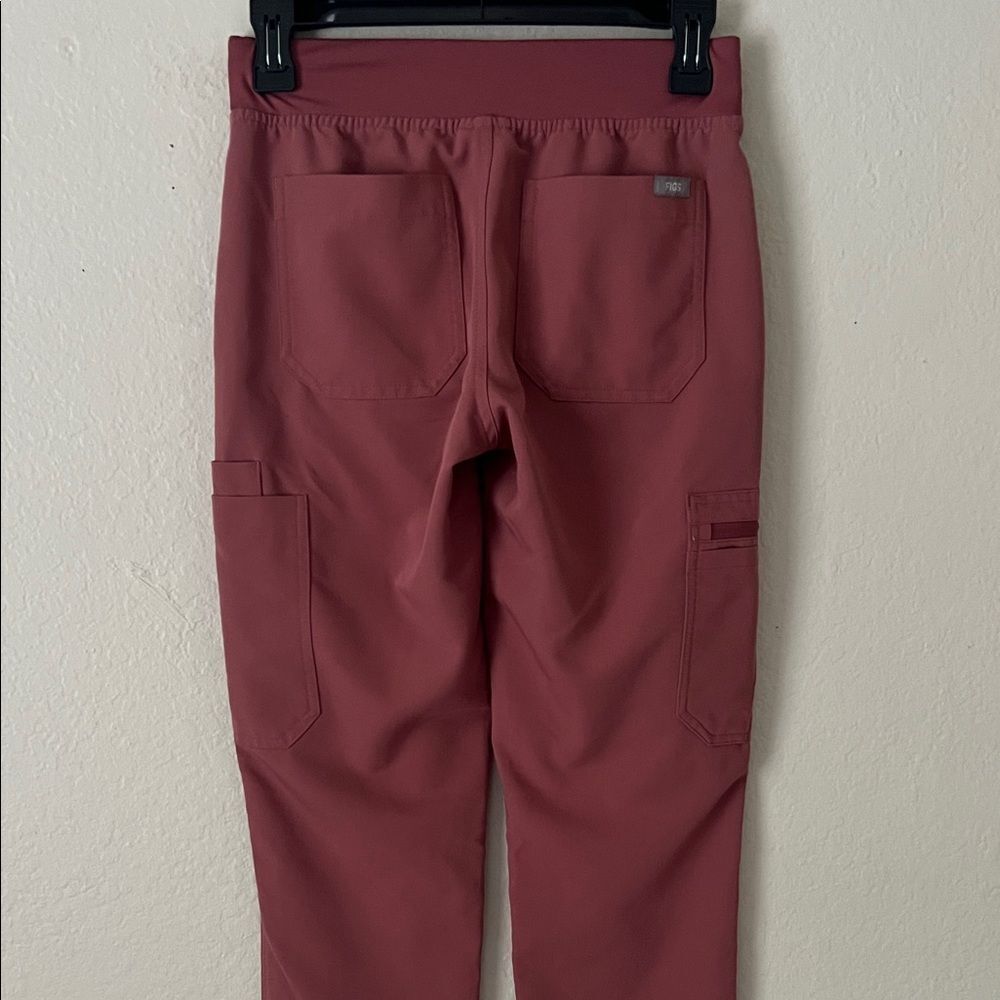 Like New! FIGS High Waisted Dowa Scrub Pants Mauve in Size XXS/T - Picture 9 of 16